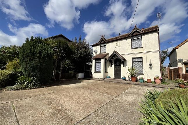 Runwell Road, Wickford, Essex 3 bed detached house for sale