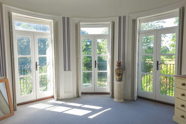 5 bedroom terraced house for sale