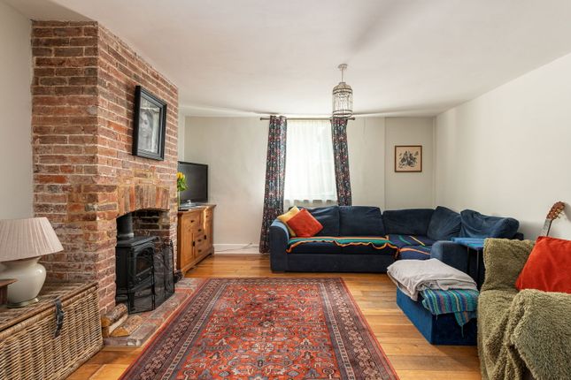 4 bedroom end of terrace house for sale