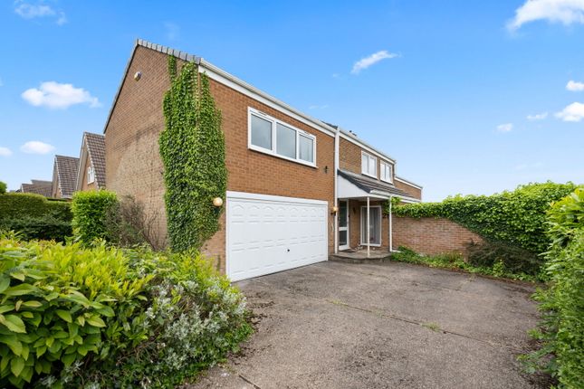 Chestnut Avenue, Nottingham NG15 4 bed detached house for sale
