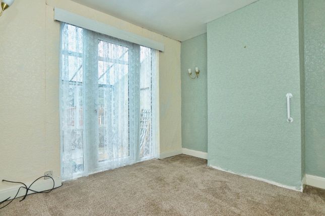 Lynton Avenue, Romford, RM7 3 bed terraced house for sale