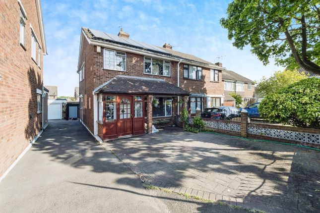 Ashby Close, Hornchurch RM11 3 bed semi