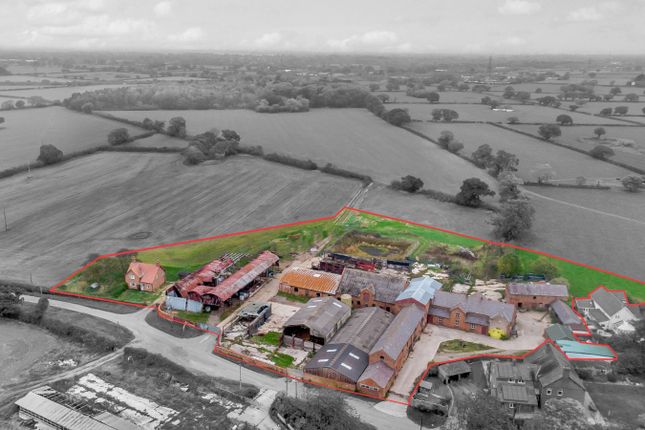 Lodge Lane, Saughall, Chester, Cheshire 3 bed detached house for sale