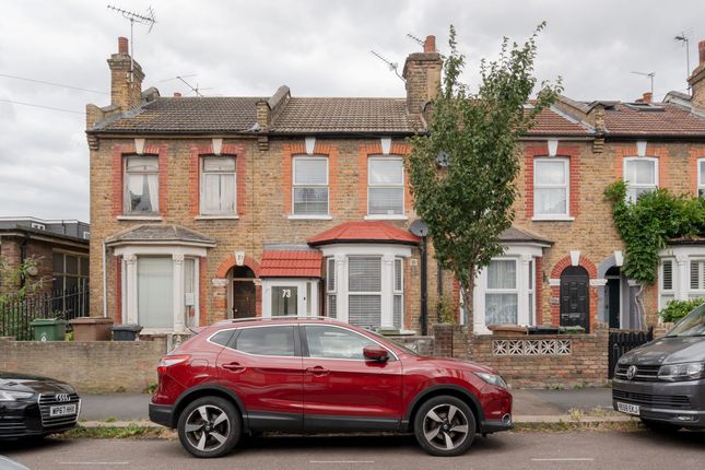 Farmer Road, London E10 2 bed terraced house for sale