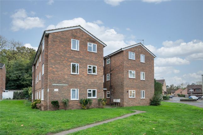 Orchard Way, Surrey KT15 1 bed flat for sale