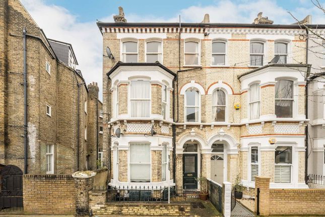 Sangora Road, London SW11 2 bed flat for sale
