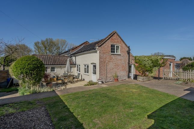 Mettingham, Bungay 3 bed detached house for sale