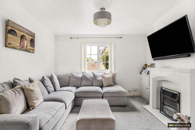 Glebeland, Hatfield 3 bed end of terrace house for sale