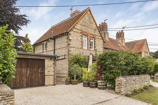 Bainton Road, Bicester, OX27 3 bed end of terrace house for sale