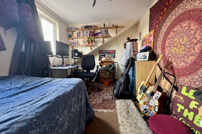 3 bed maisonette