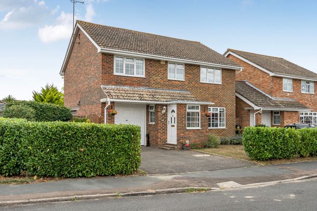 Hormare Crescent, Storrington, RH20 4 bed detached house for sale