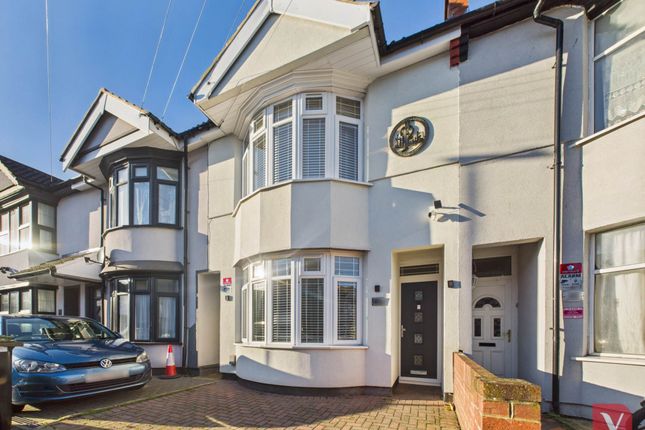 Highfield Road, Luton LU4 3 bed terraced house for sale