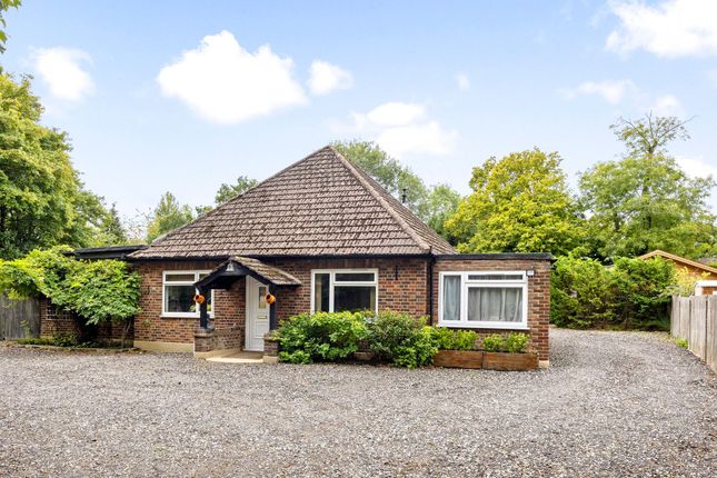 Povey Cross Road, Horley RH6 4 bed detached house for sale