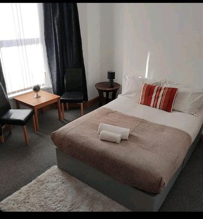 3 bed detached house