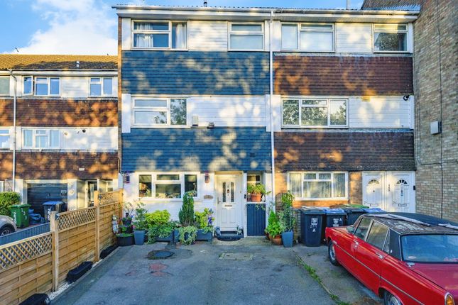 4 bedroom end of terrace house for sale