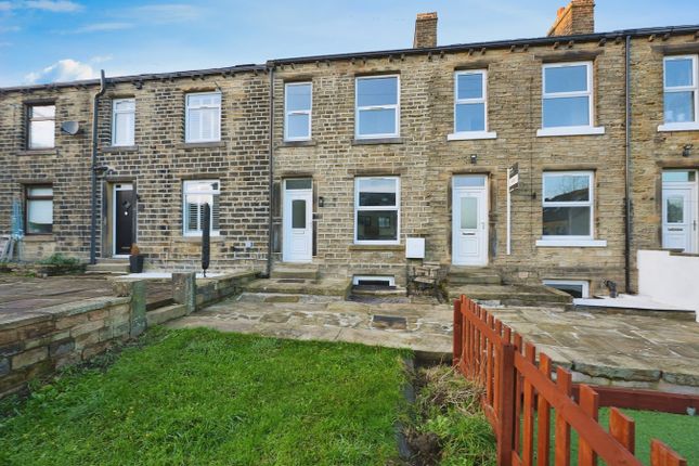 Cowrakes Road, Huddersfield HD3 2 bed terraced house for sale