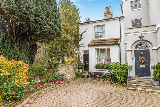 3 bed end terrace house