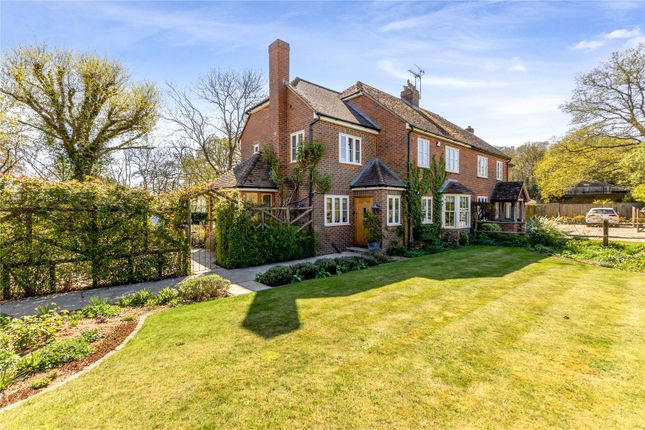 Old Park Lane, Farnham, Surrey, GU9 4 bed semi