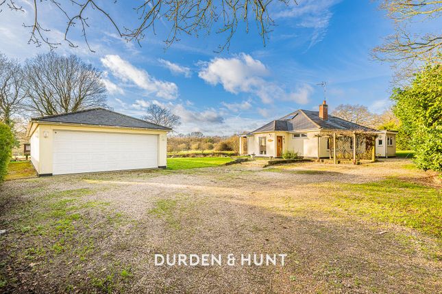 Wyatts Green Road, Wyatts Green, CM15 5 bed chalet for sale