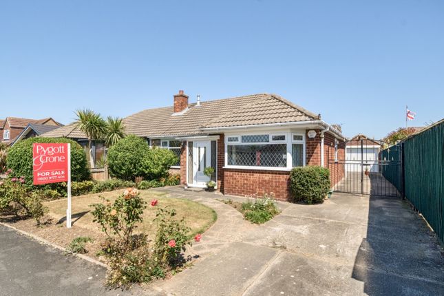 Ashwood Drive, Humberston, Grimsby... 3 bed semi