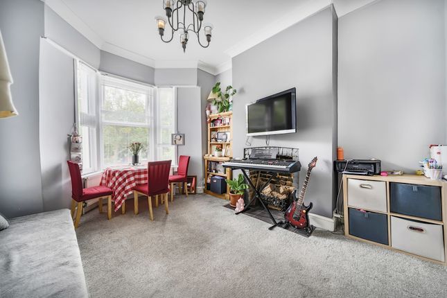 Mosslea Road, London 1 bed apartment for sale
