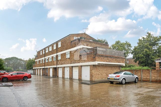 Gordons, Pitsea 3 bed apartment for sale