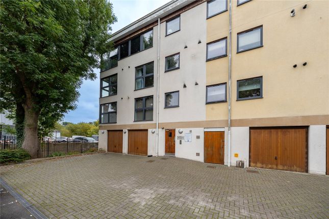 Clifford Way, Maidstone, ME16 2 bed flat for sale