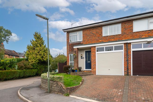 Castle Square, Bletchingley, Redhill 3 bed semi