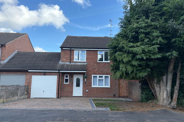 4 bedroom link detached house for sale