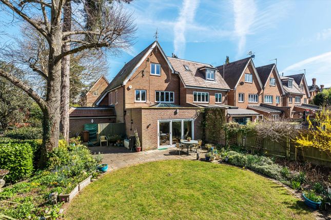 Glade Mews, Guildford, Surrey, GU1 4 bed semi