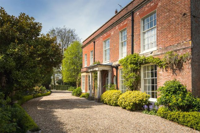 8 bedroom detached house for sale