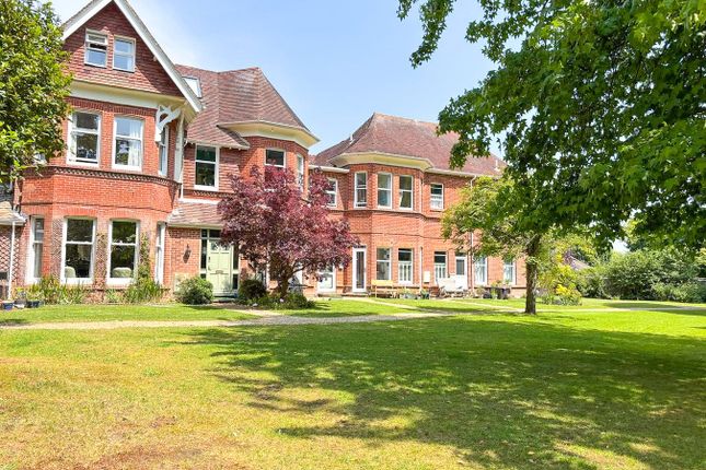 Rhinefield Road, Brockenhurst, SO42 2 bed townhouse for sale
