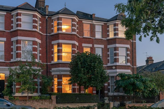 6 bedroom terraced house for sale