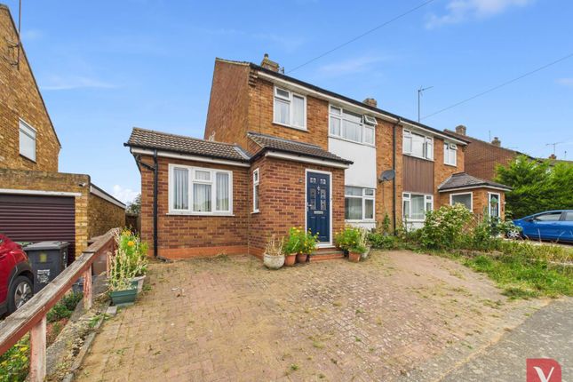 Midhurst Gardens, Luton LU3 4 bed semi