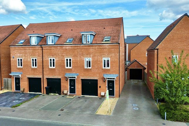 Bremner Way, Wokingham, Berkshire, RG40 3 bed end of terrace house for sale