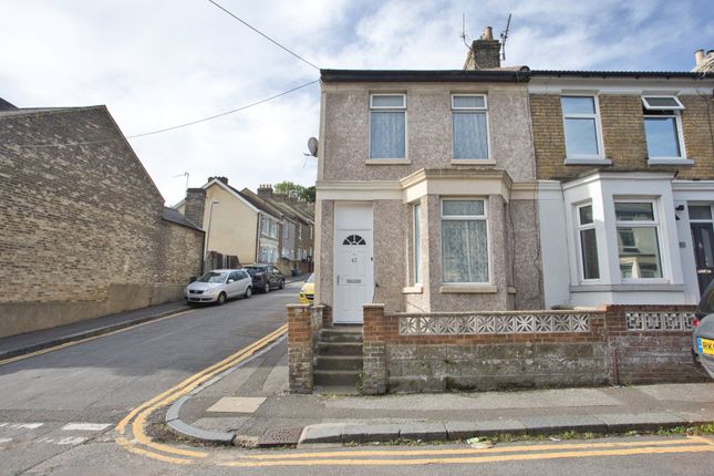 Oswald Road, Dover, Kent, CT17 2 bed end of terrace house for sale