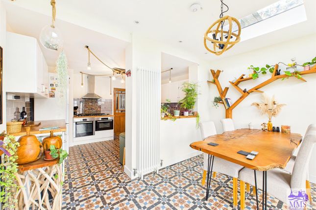 Green Lane, Isle Of Grain 2 bed terraced house for sale