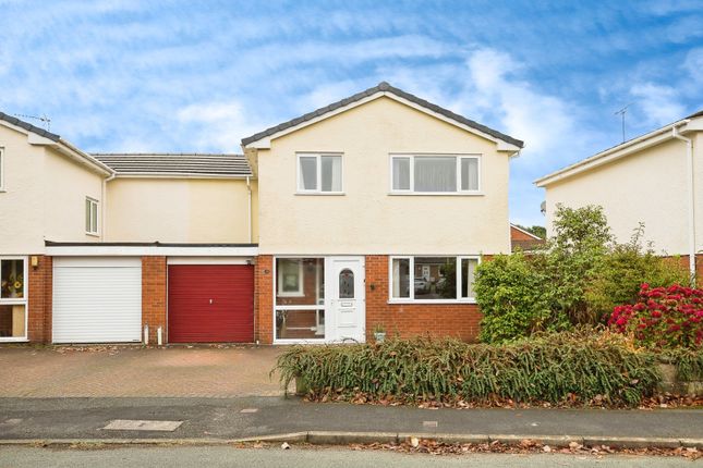 4 bed link detached house