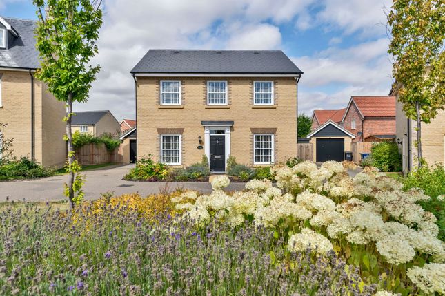 Clover Way, Royston SG8 4 bed detached house for sale