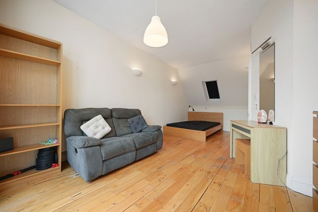 Steele Road, London, E11 3 bed townhouse for sale