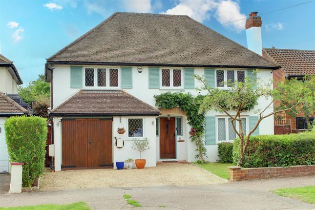 Bradmore Way, Brookmans Park AL9 4 bed detached house for sale
