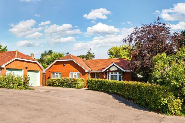 Maur Close, Chippenham 3 bed detached bungalow for sale