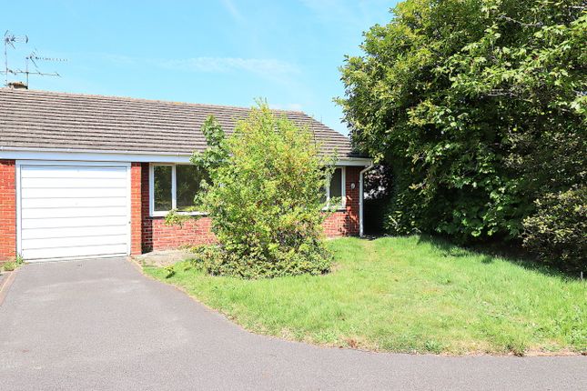 Medway Drive, Farnborough GU14 3 bed bungalow for sale