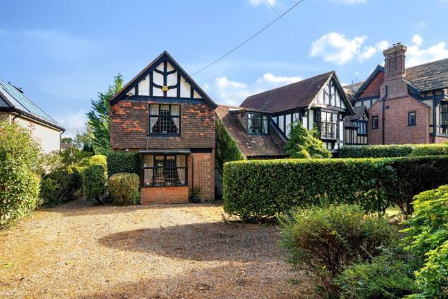 5 bedroom semi-detached house for sale