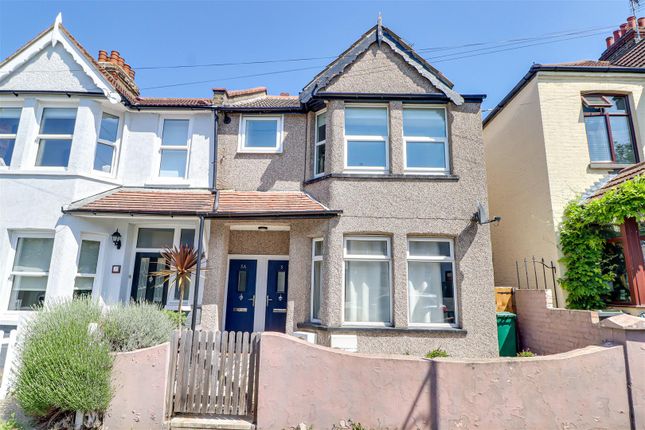 Southborough Drive, Westcliff