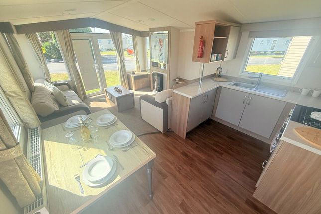 Dovercourt Holiday Park 3 bed park home for sale