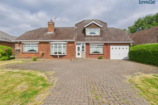 Gainsborough Road, Middle Rasen, LN8 3 bed detached bungalow for sale