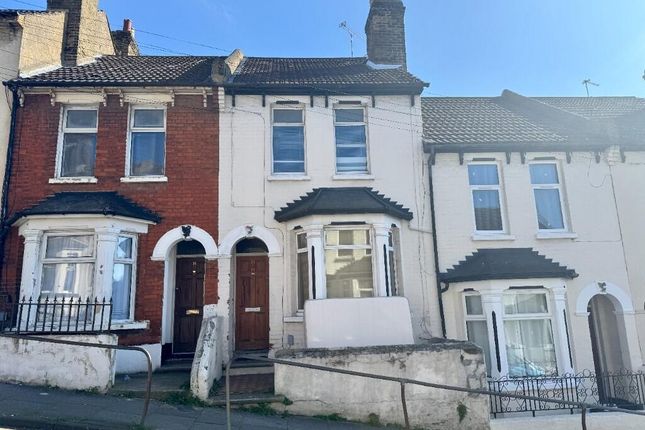 6 bed property