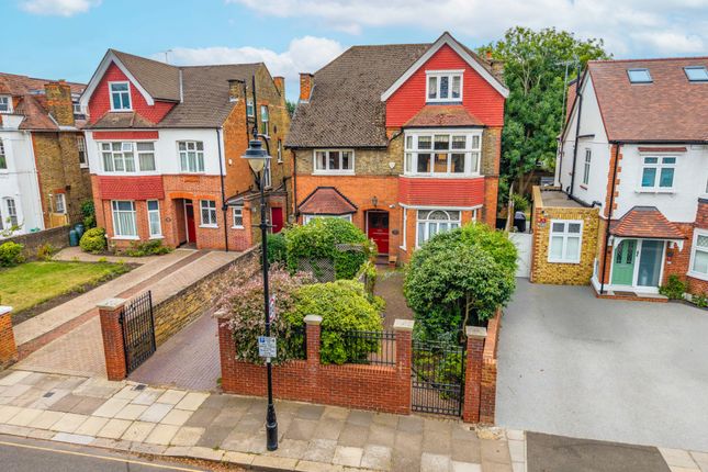 6 bedroom detached house for sale