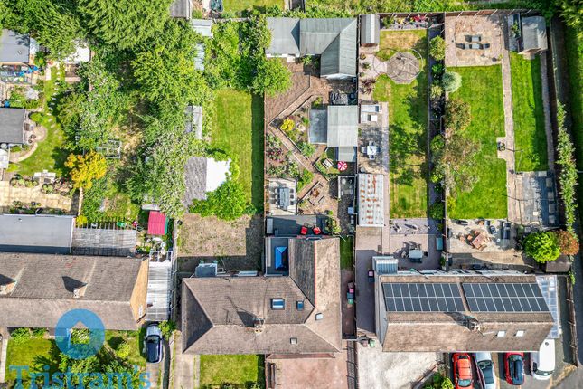 5 bedroom semi-detached house for sale